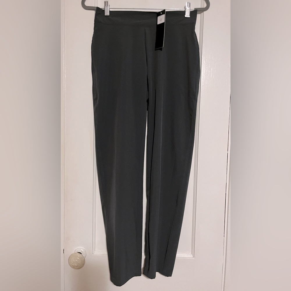 Monob lightweight dress pant. NWT. Size M